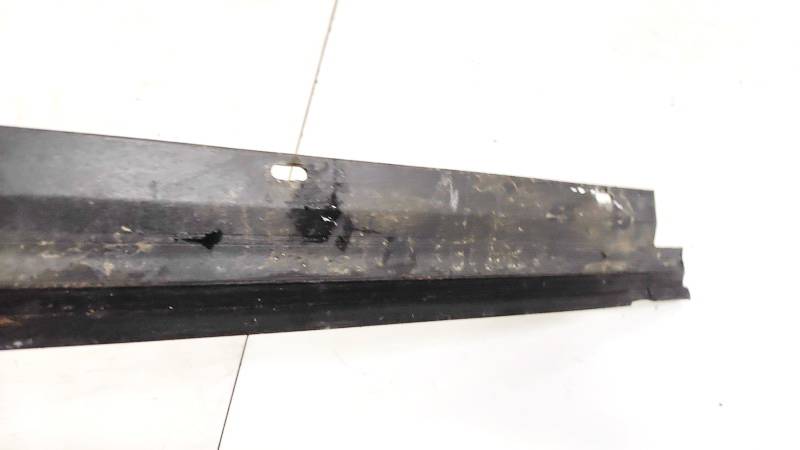 Audi A6 2001 Listwa szyby drzwi - TYLNE PRAWE - Thumbnail 3