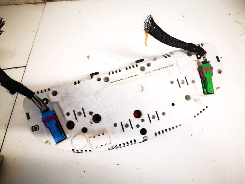 09051940090 Volkswagen Passat 1997 Spidometras - prietaisu skydelis - Thumbnail 2