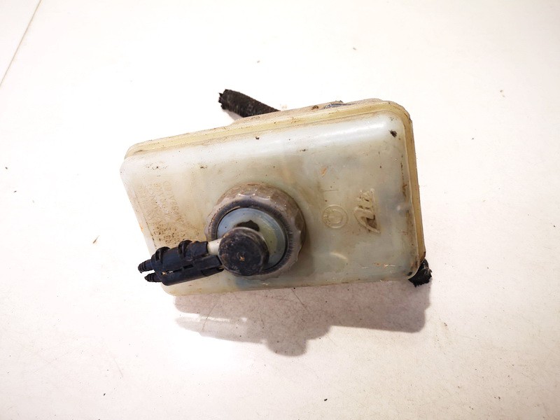 343311616829 BMW 3-Series 1998 Brake Master Cylinder Reservoir