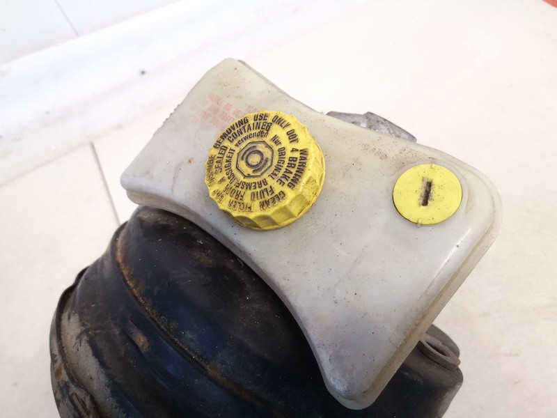 320670094 Volkswagen Passat 2004 Brake Master Cylinder Reservoir