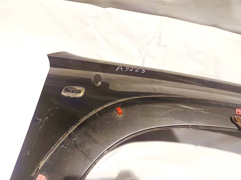 JUODA Toyota RAV-4 2003 Spārns - PRIEKŠA PA LABI - Thumbnail 4