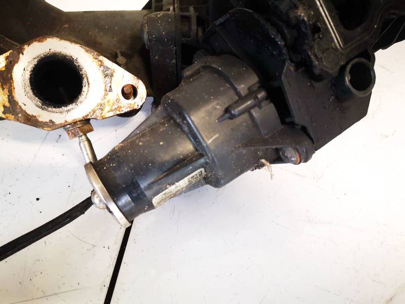 850641002 BMW 5-Series 2011 Kolektoriaus sklendziu varikliukas