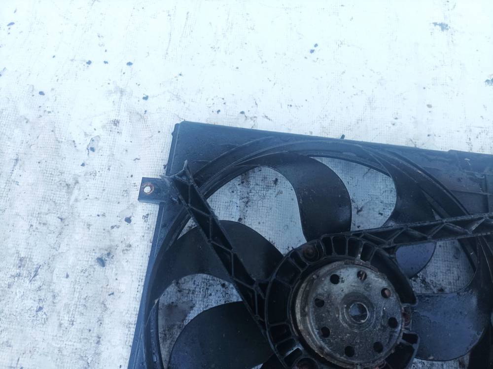 1J0121205B Skoda Octavia 1999 Dyfuzor (wentylator chłodnicy) - Thumbnail 3