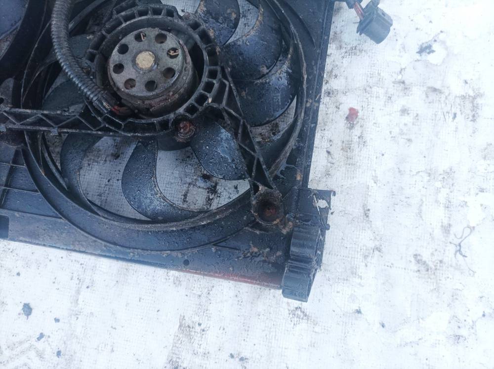 1J0121205B Skoda Octavia 1999 Dyfuzor (wentylator chłodnicy) - Thumbnail 2