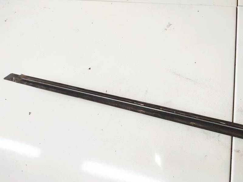 SAAB 9-3 2004 Garniture Avant Fenêtre Côté Droite - Thumbnail 3