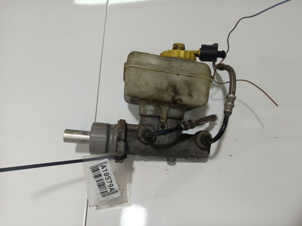 L481402 Volkswagen Golf 2001 Brake Master Cylinder