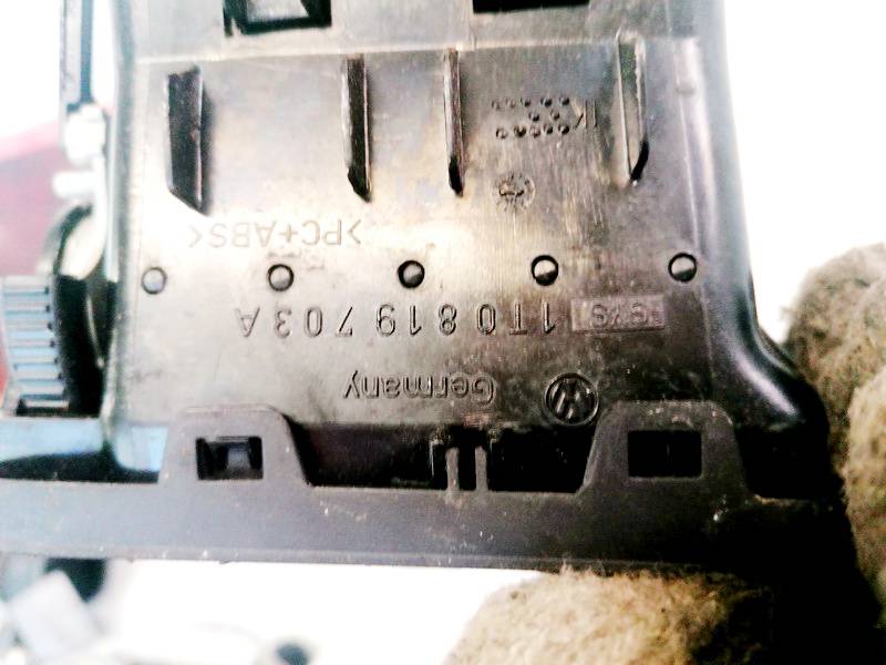 1T0819703A Volkswagen Touran 2005 Dash Vent (Air Vent Grille) - Thumbnail 3