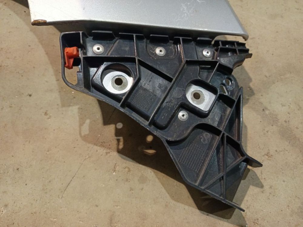 Opel Astra 2011 Bamperio laikiklis P.D.