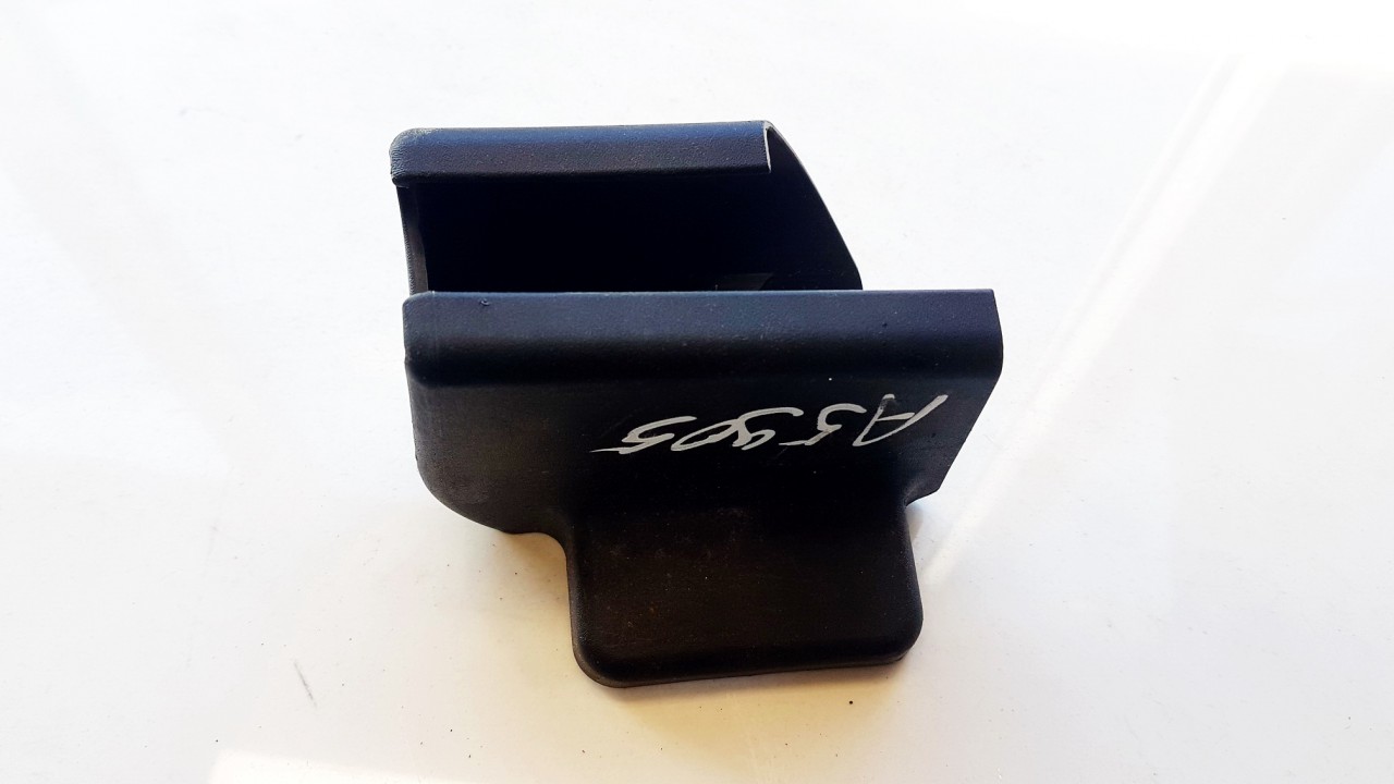 7213705050 Toyota Avensis 2016 Salona apdare (plastmasas)