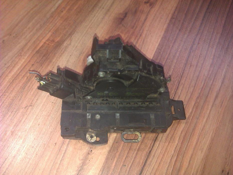 3M5AA21813BC Ford Focus 2002 Zamek drzwi - PRZEDNIE LEWE