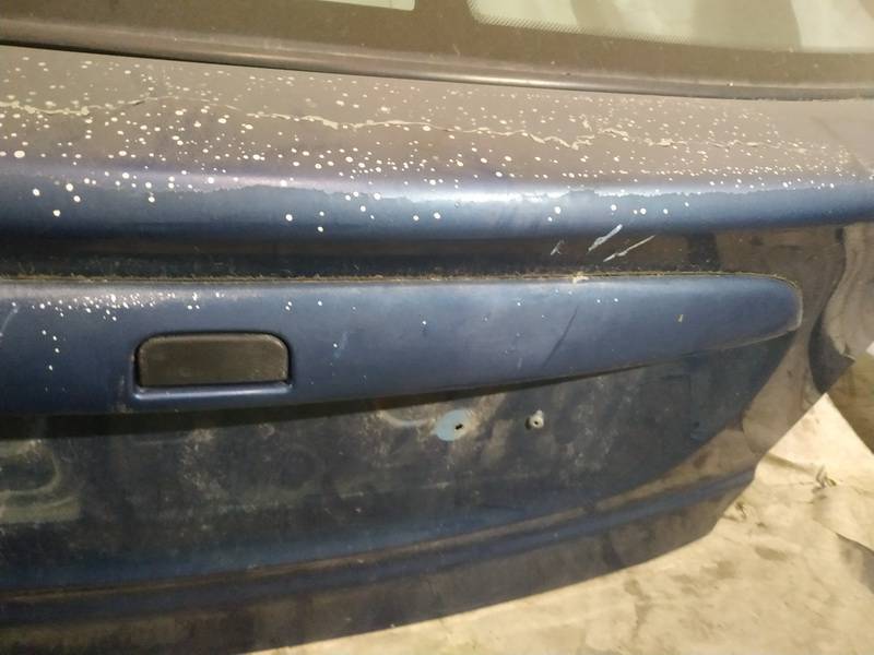 Renault Megane 2000 Door handle tailgate boot trim strip cover - REAR - Thumbnail 3