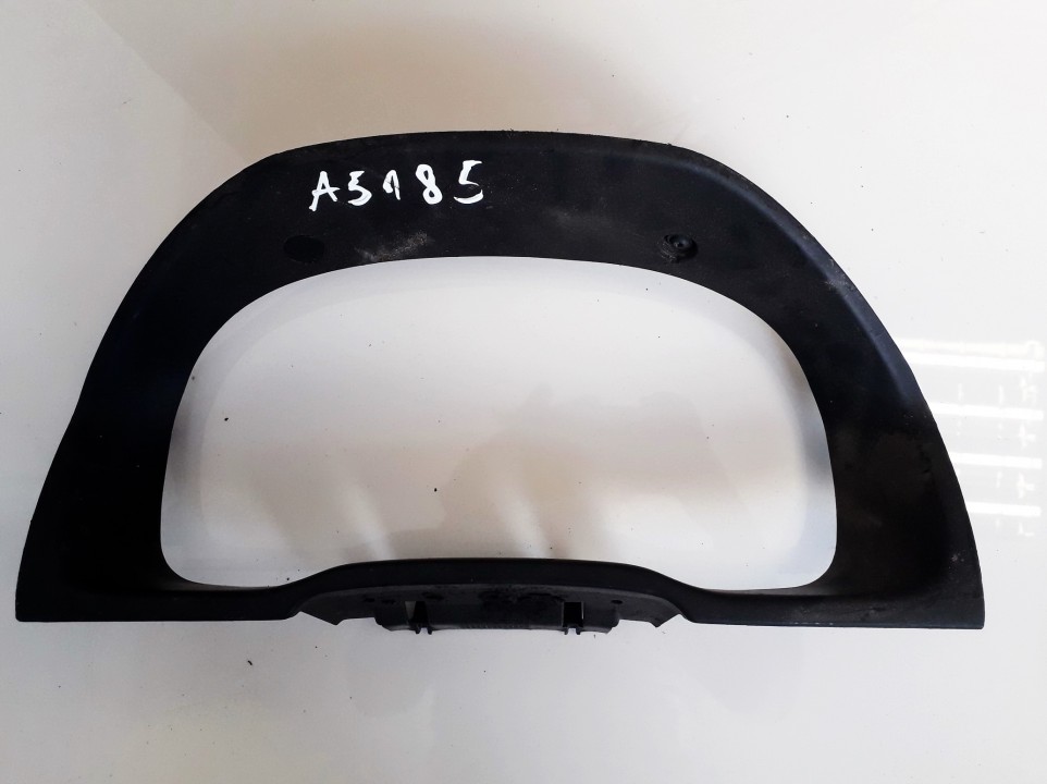 1U1857059A Skoda Octavia 1999 Speedometer Surround Trim