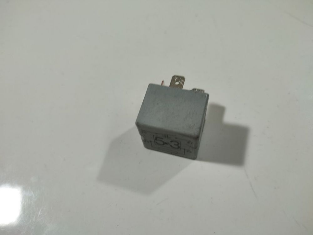 141951253B Volkswagen Golf 2008 RELÉ PARA AUTOMÓVIL