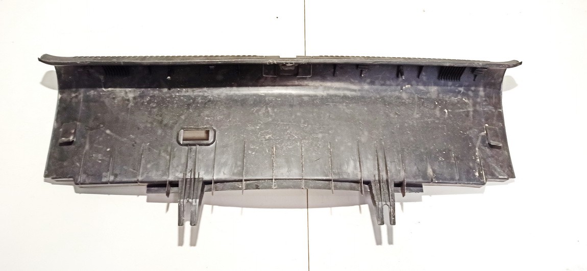 Audi A4 2002 Tavaratilan sisäverhous lukon lähellä - Thumbnail 2