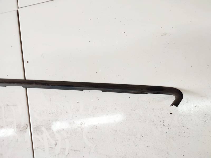 Audi A6 1999 Glass Trim Molding-weatherstripping - FRONT RIGHT - Thumbnail 2