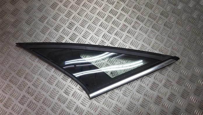 Opel Vectra 2004 Corner quarter window glass - REAR LEFT