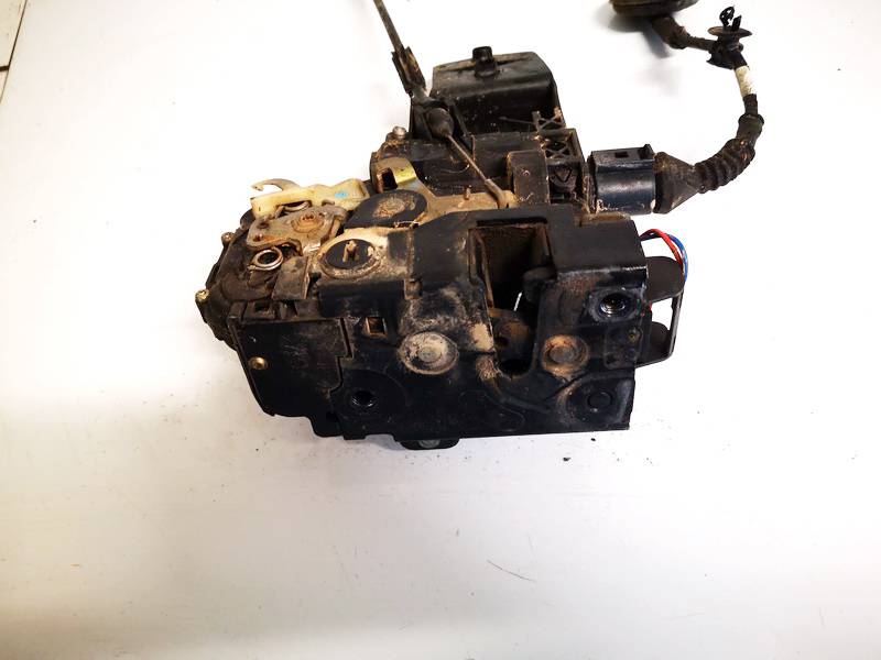 3B0837867 Volkswagen Passat 1997 Oven Lukko - TAKANA VASEMMALLA