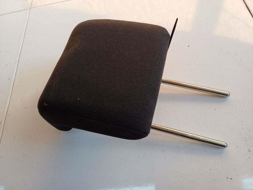 Mazda 2 2006 Istuimen pääntuki