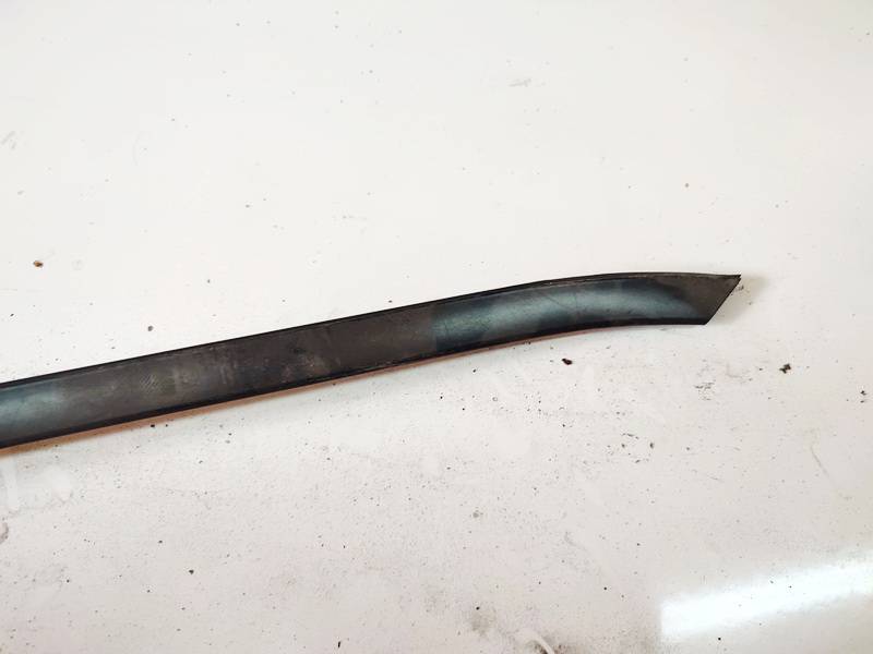 Audi A6 2000 Listwa szyby drzwi - TYLNE LEWE - Thumbnail 2