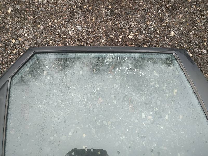 AS2 Mazda 3 2007 Durvju stikls - AIZMUGURE PA LABI