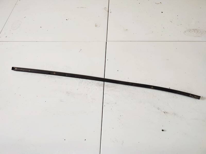 Volkswagen Phaeton 2002 Glass Trim Molding-weatherstripping - FRONT RIGHT