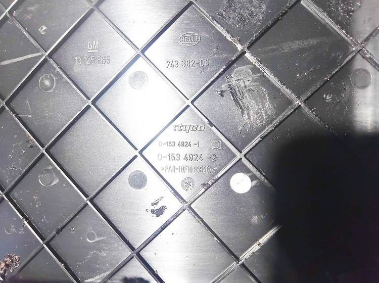 015349241 Opel Astra 2004 Drošinātāju kārbas vāks - Thumbnail 3