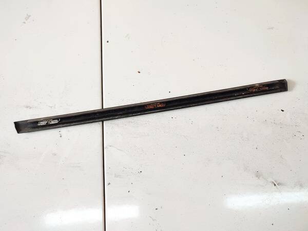 BMW X5 2001 Listón embellecedor de la ventana de la puerta delantera - DELANTERO IZQUIERDO - Thumbnail 2