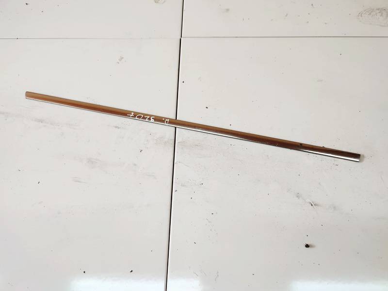 B587 Citroen C4 Grand Picasso 2011 Уплотнитель пояса кузова - задний правый