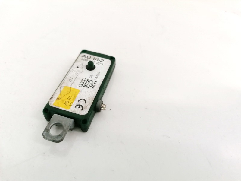 4B9035225 Audi A6 2001 Pystyantennivahvistin - Thumbnail 2