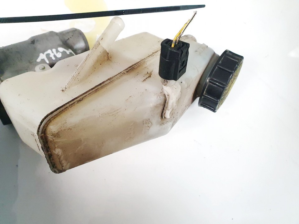 03350887541 03350887541 Brake Master Cylinder Reservoir Toyota Yaris