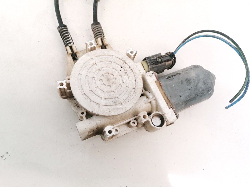 BMW 5-Series 1998 Durvju loga pacēlāja motors