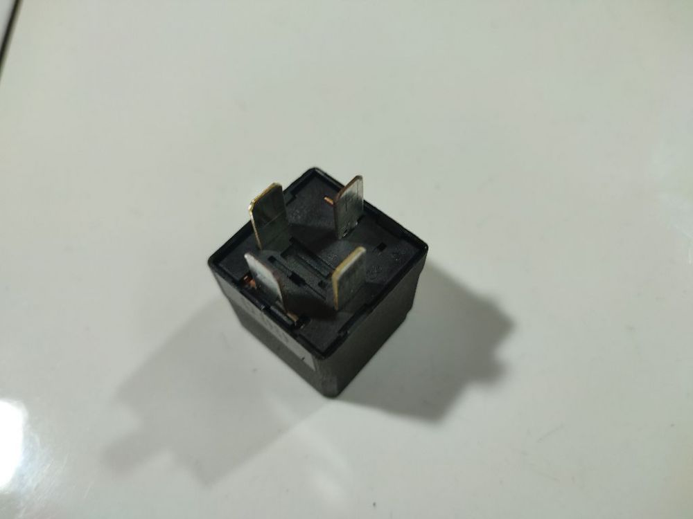 13171881 Opel Astra 2005 Przekaźnik