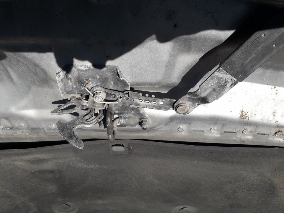 Audi A6 2003 Zamek maski - Thumbnail 3