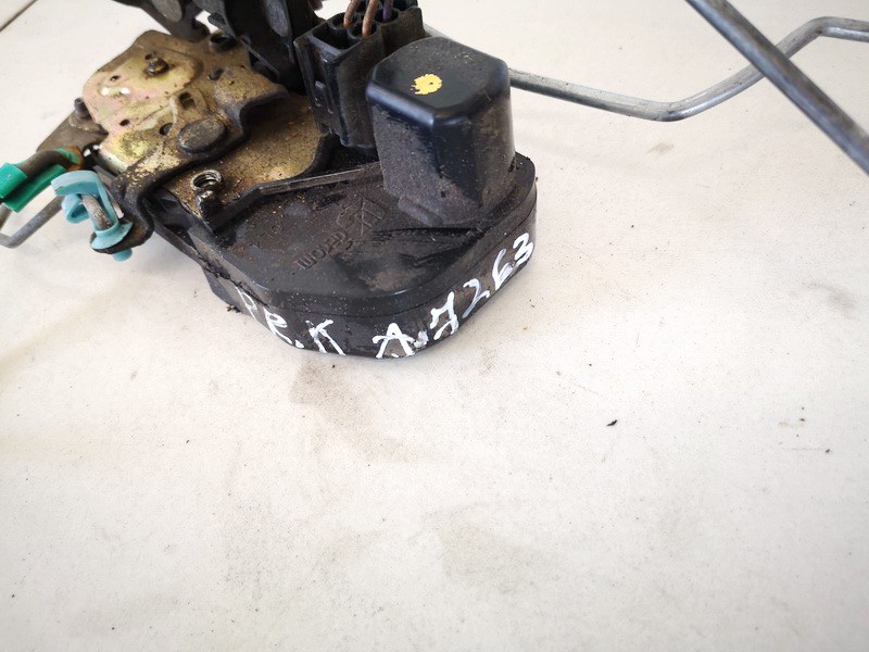 Dodge Caravan 2001 Duru spyna P.K. - Thumbnail 3