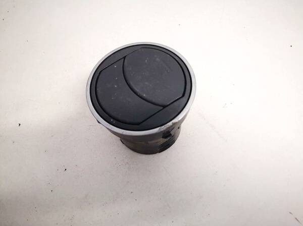 BBM464730 Mazda 3 2010 Dash Vent (Air Vent Grille)
