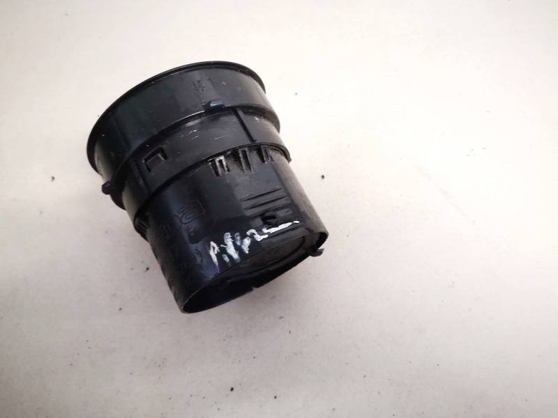 BBM464730 Mazda 3 2010 Dash Vent (Air Vent Grille) - Thumbnail 2