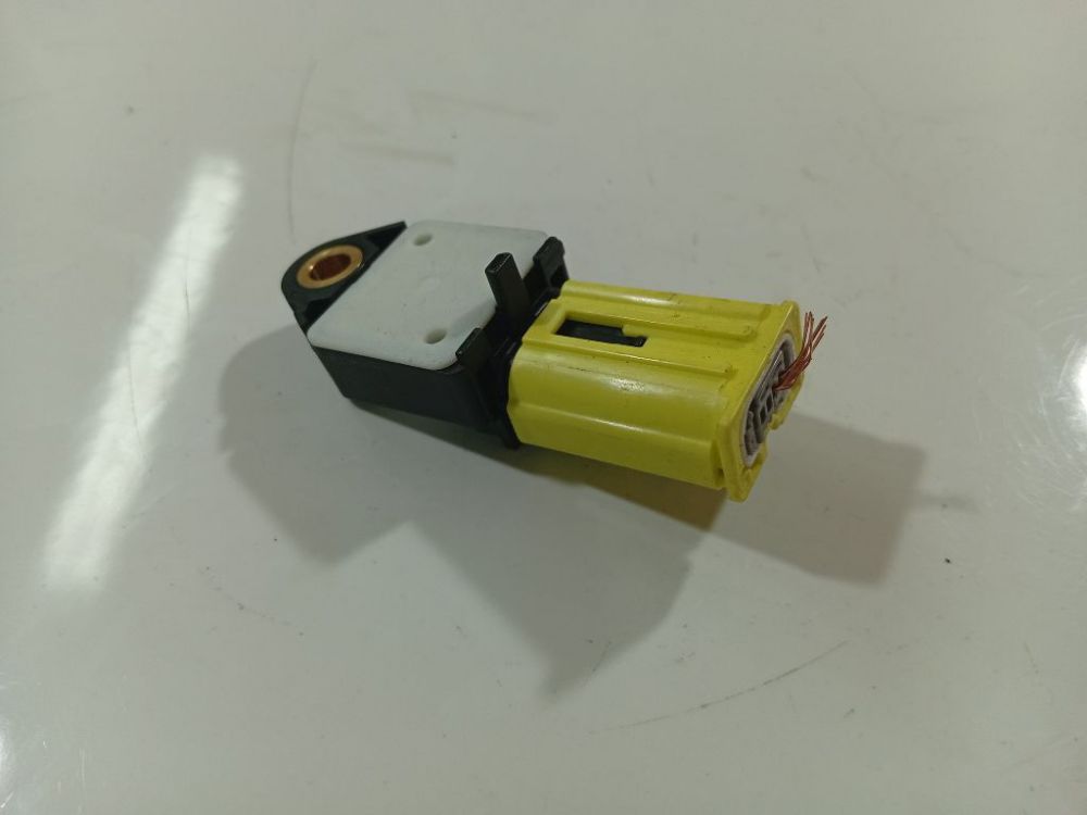 8983102080 Toyota Auris 2007 Srs Airbag crash sensor - Thumbnail 3
