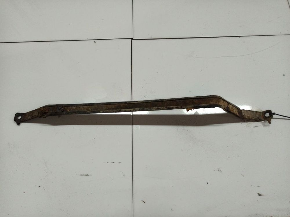 Mazda 5 2006 Fuel tank holder - Thumbnail 4