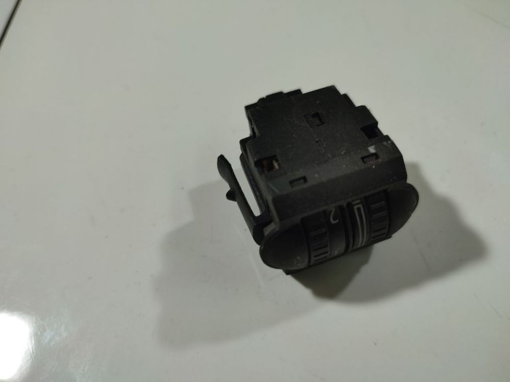 1K0941333 Audi A4 2000 Przycisk regulatora wysokości lampy