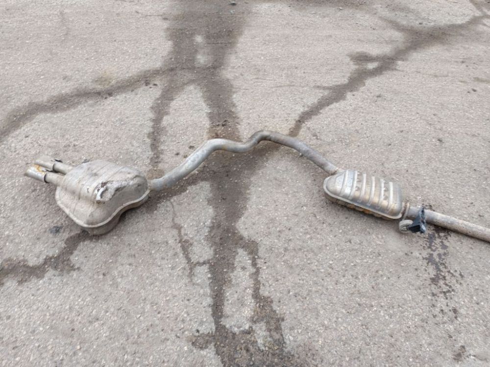 Skoda Superb 2010 Tłumik