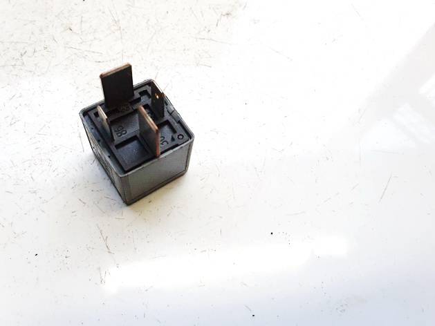 8D0951253A Volkswagen Passat 2001 Relay module - Thumbnail 3