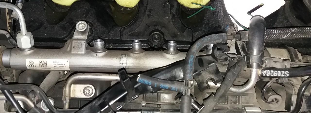 03L130089B Volkswagen Golf 2011 Fuel injector rail (injectors)(Fuel distributor)