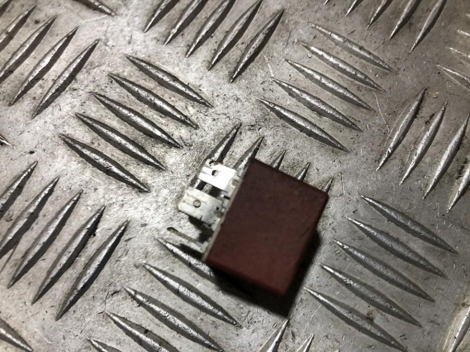 12V30A03661 Peugeot 306 2000 Relay module