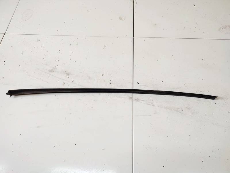 Audi A4 2001 Garniture Arriere Fenêtre Côté Gauche