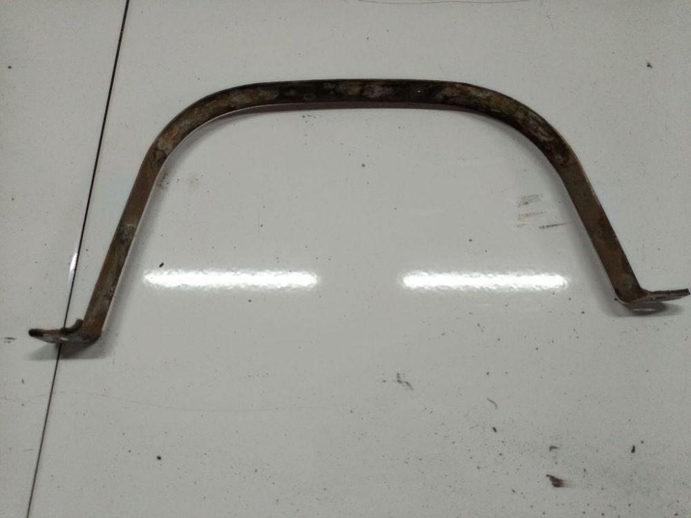 Volkswagen Passat 1997 Fuel tank holder
