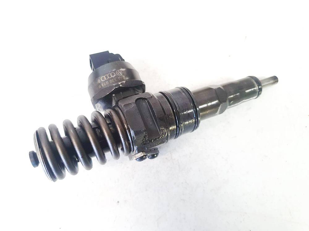 038130073BN Volkswagen Golf 2008 Wtryskiwacz Paliwa