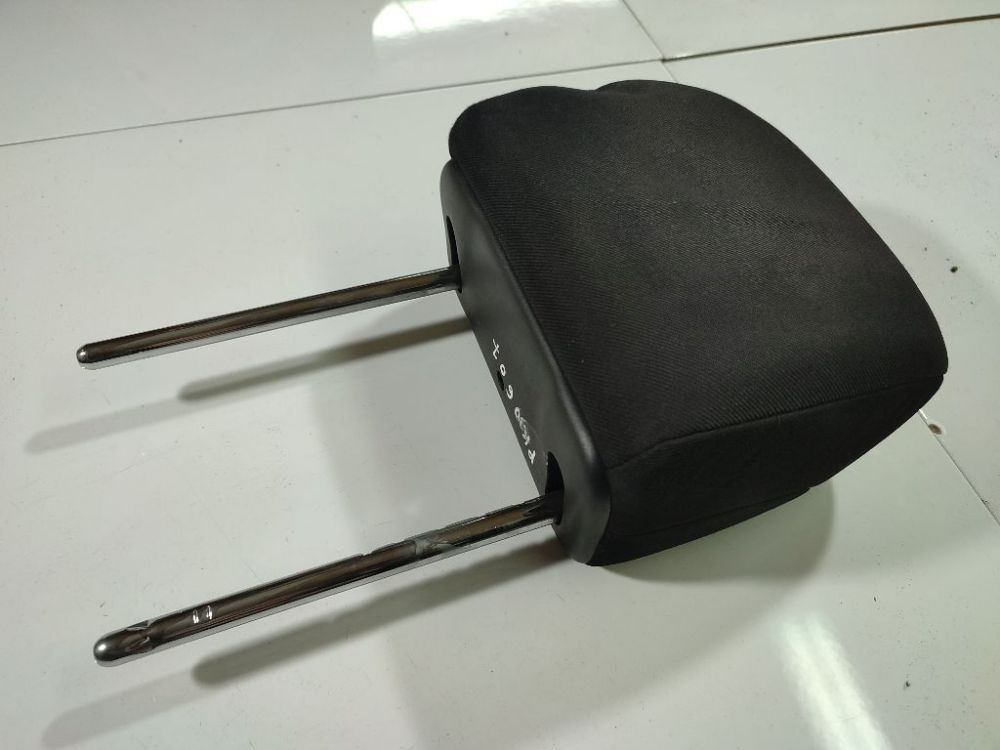 Peugeot 307 2006 подголовник