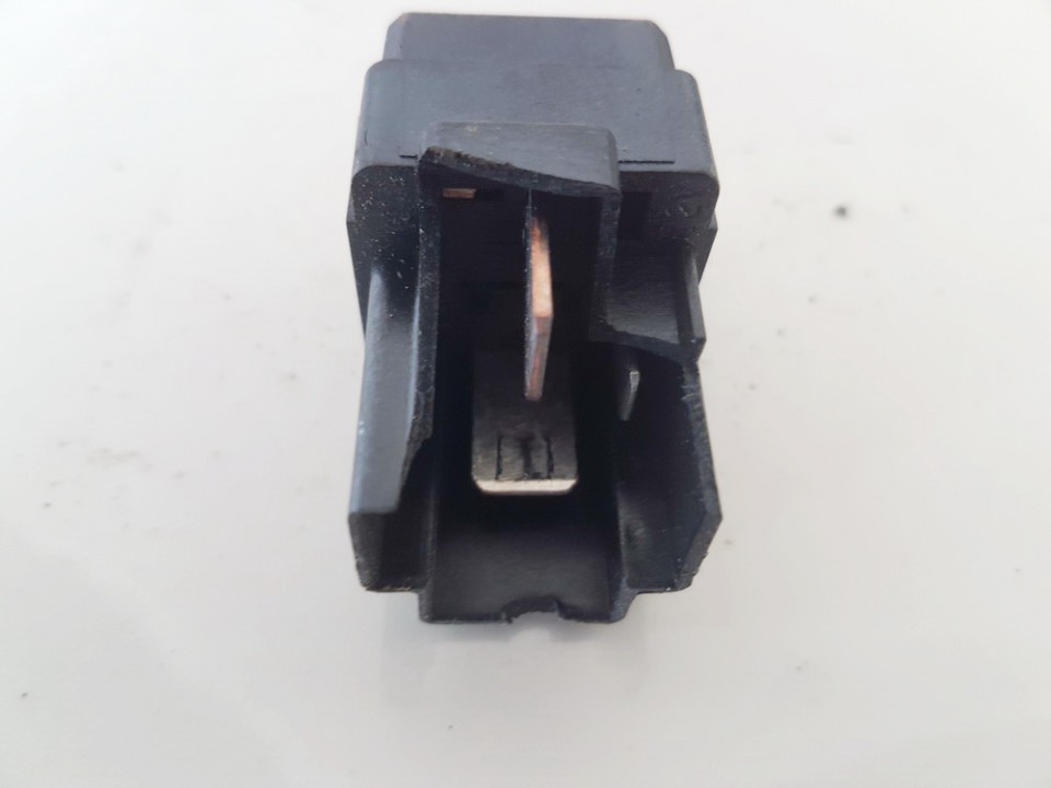 252309F915 Nissan Almera 2000 Relay module