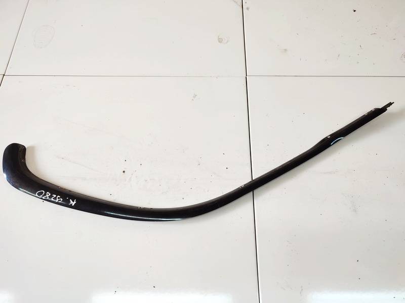 BMW 3-Series 2000 Listwa szyby drzwi - TYLNE LEWE