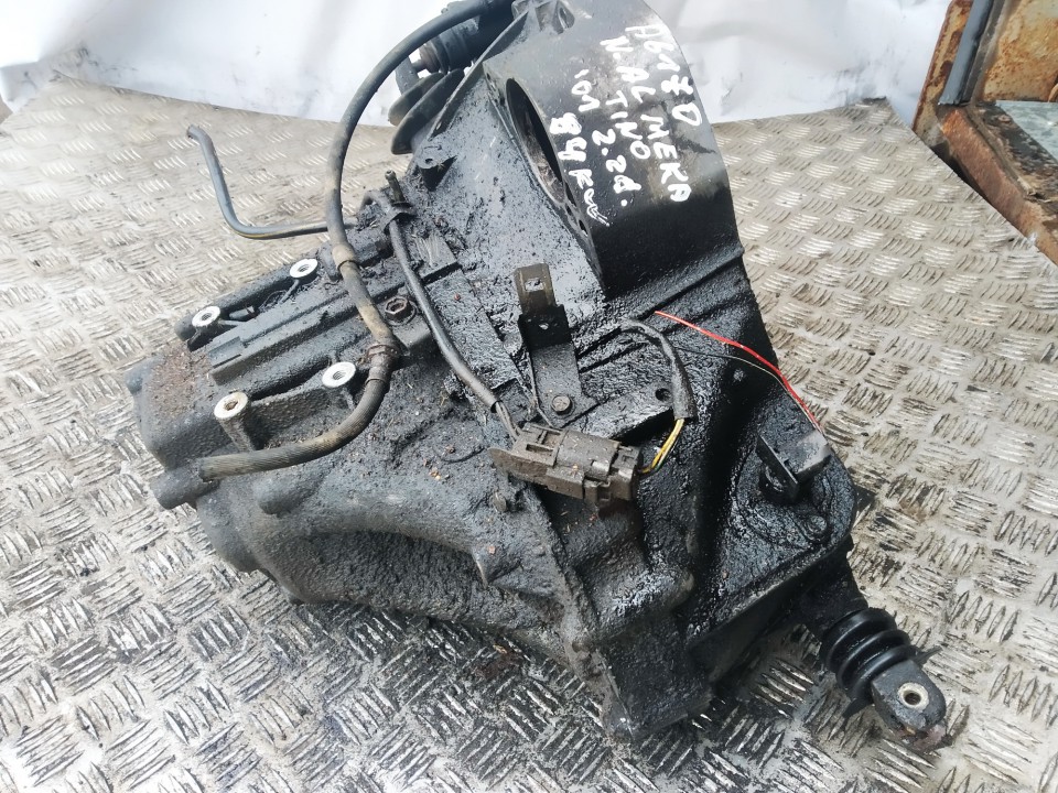 YD1 Nissan Almera Tino 2001 Gearbox - Thumbnail 2